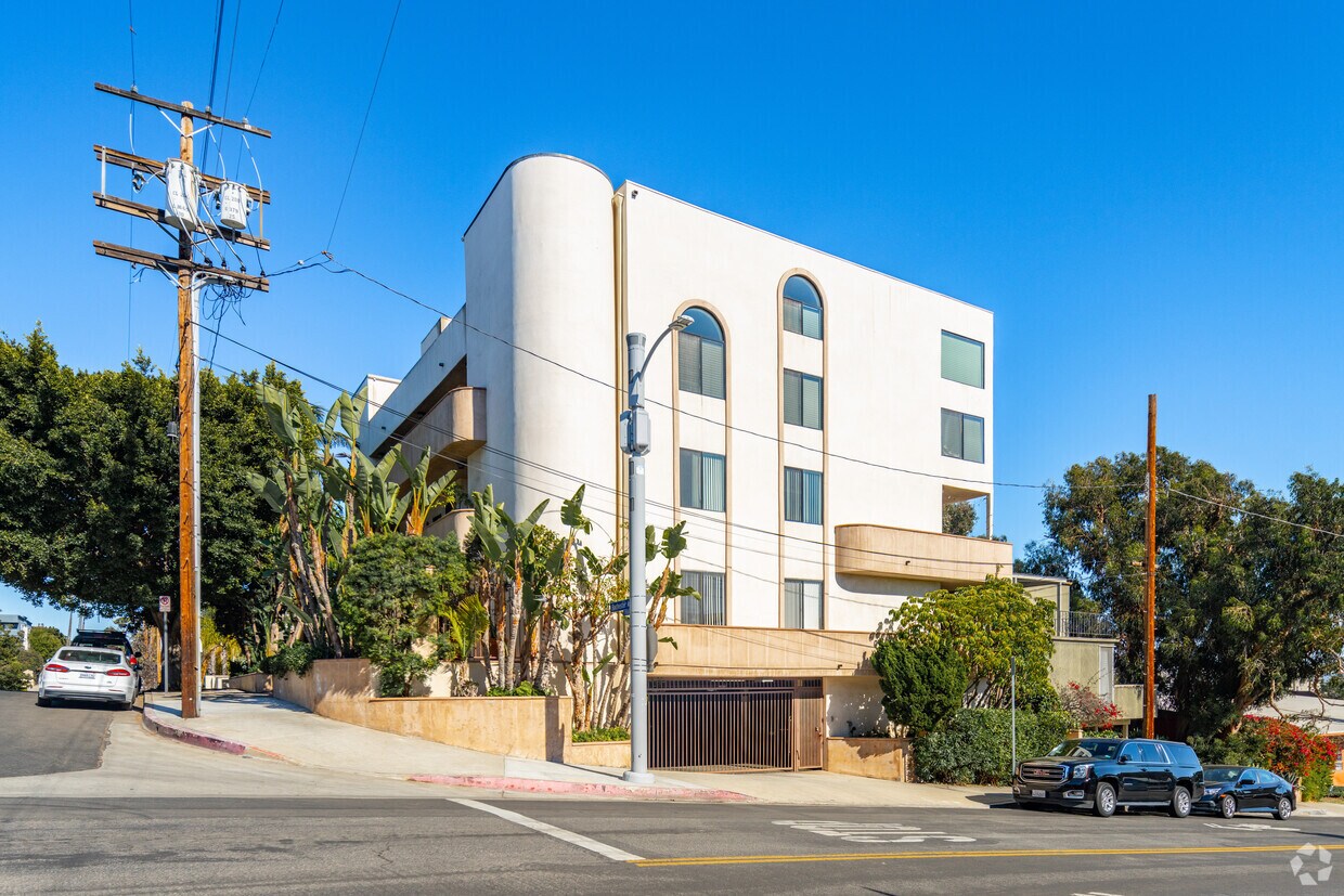 11558 Rochester Ave, Los Angeles, CA 90025 Apartments in Los Angeles