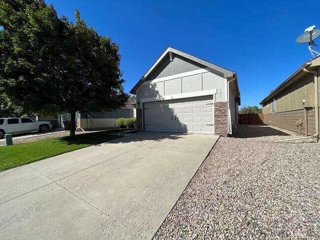 Foto del edificio - Beautiful Home in North East Fort Collins
