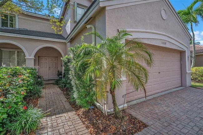 Photo - 1058 Tupelo Way House