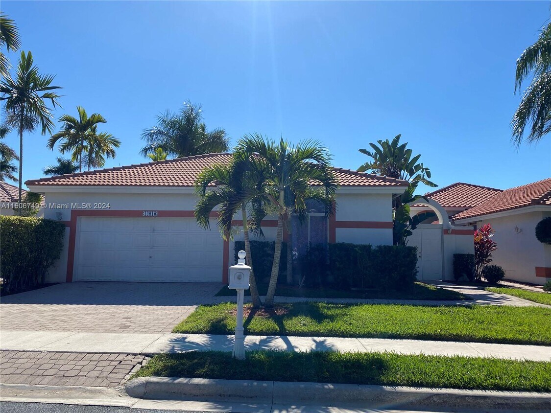 Primary Photo - 14910 Bel Aire Dr