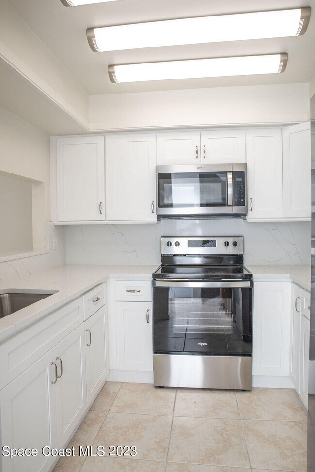 Building Photo - 441 Hawthorne Ct