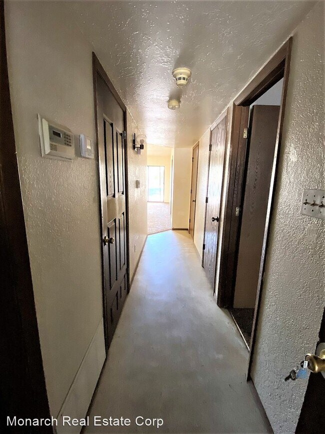 Building Photo - 3 br, 2 bath House - 3273 Missouri