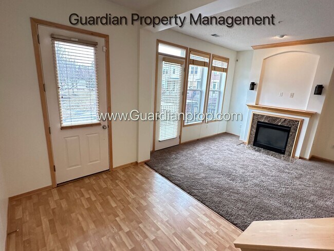 Building Photo - St Louis Park Town Home, Updated Kitchen, 2 Car Heated Garage, Walk Out Patio, Fireplace, W/D.