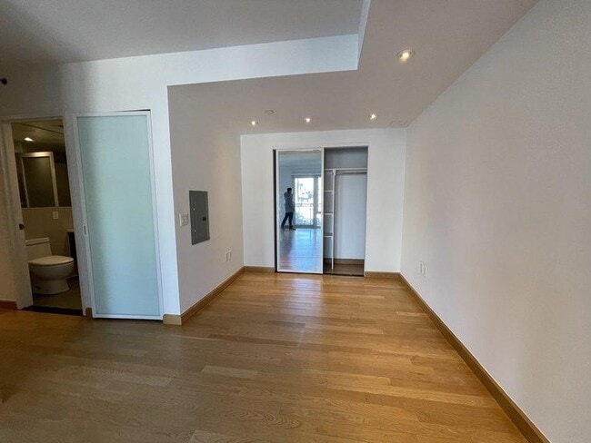 Building Photo - 1 bedroom in New York NY 10018