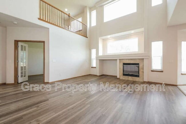 Building Photo - 2523 E 150th Pl
