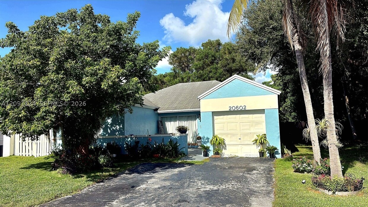 Building Photo - 20602 SW 103rd Ave