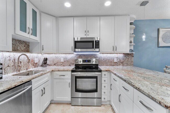 Foto del edificio - 250 S Ocean Blvd