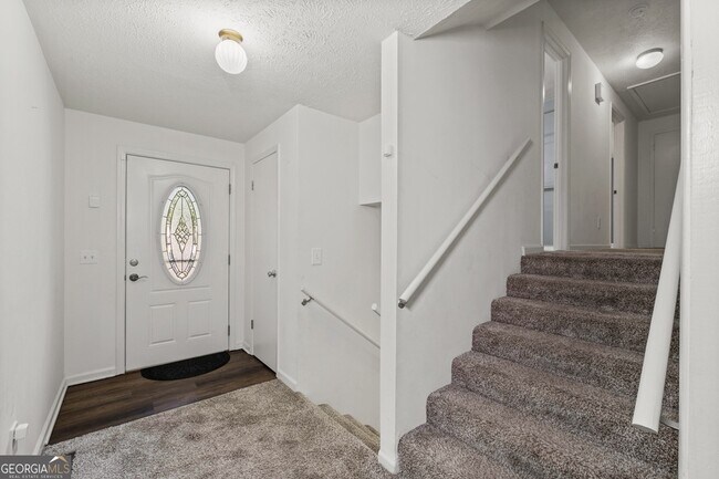 Foto del edificio - 880 Winfield Ct
