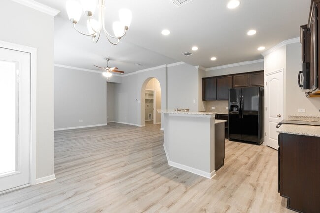 Building Photo - 3 Bedroom, 2 Bathroom, Wyndham Corner Lot