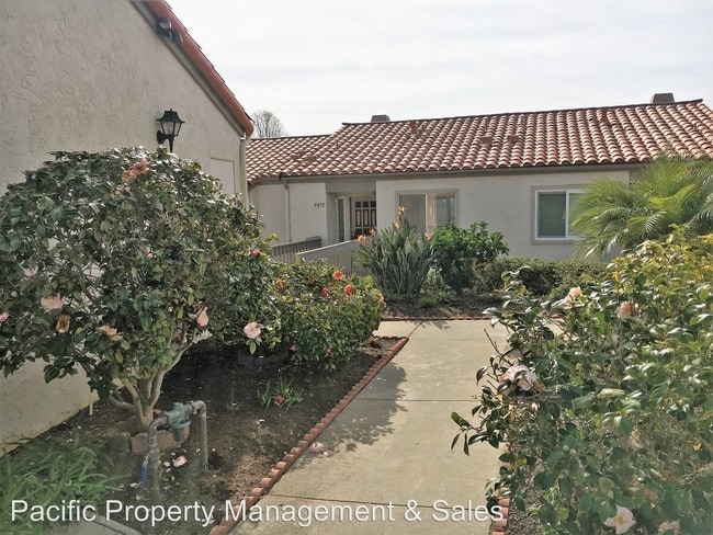 Building Photo - 907 Caminito Estrada