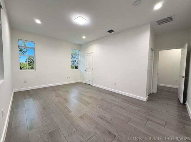 Foto del edificio - 1030 Crystal Way