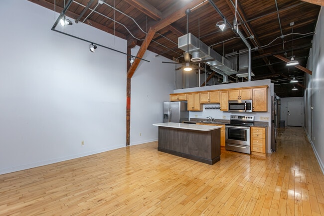 Building Photo - 222 Bolivar St