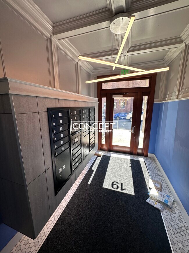 Building Photo - 19 Peterborough St