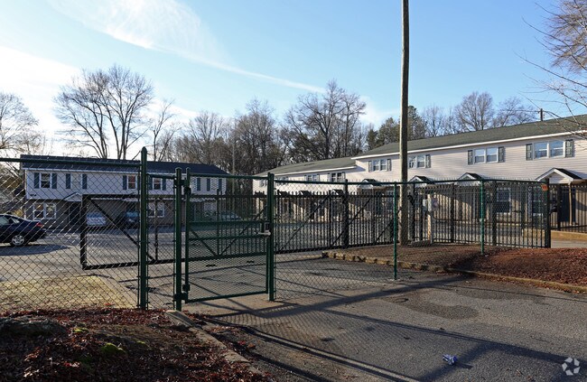Building Photo - Key Street Townhomes