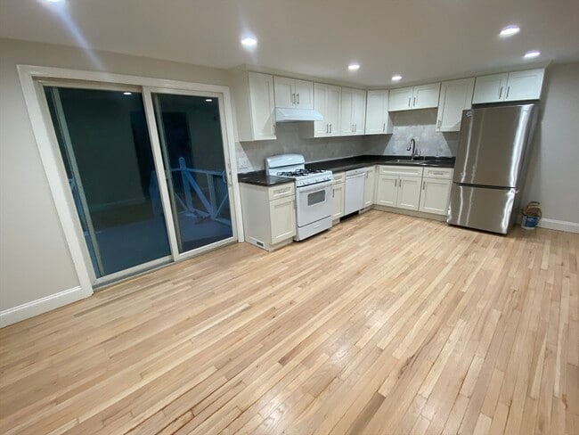Building Photo - 61 Nautical Way