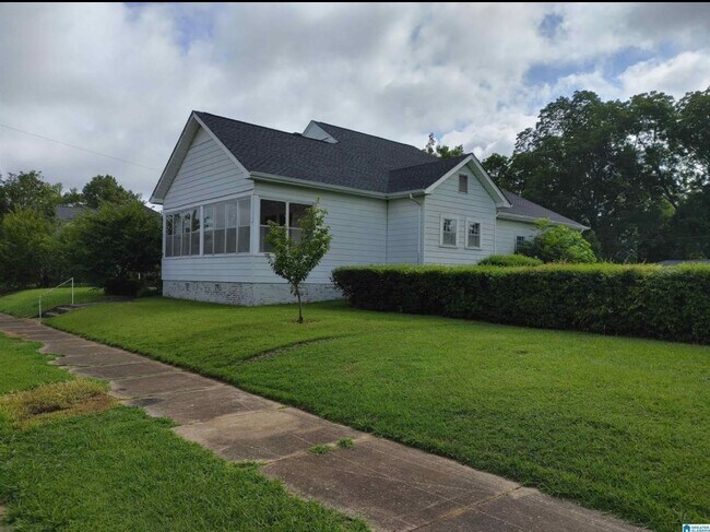 Front of house - 7 Main St Mignon