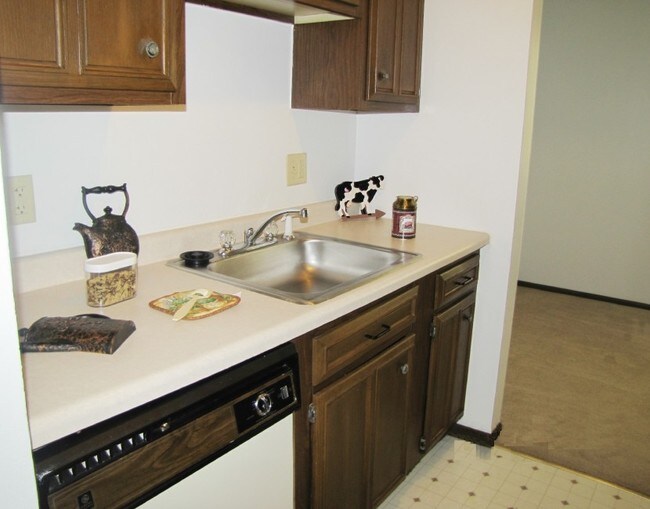 Interior Photo - 117-129 Harbet Ave NW