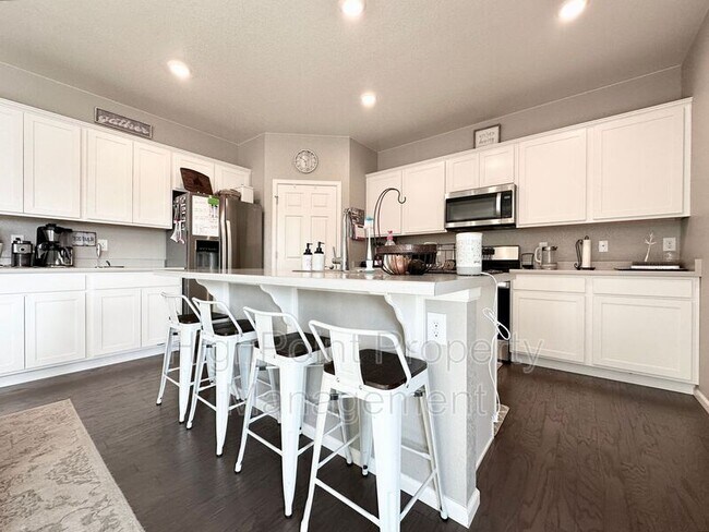Building Photo - 7325 Fraser Cir