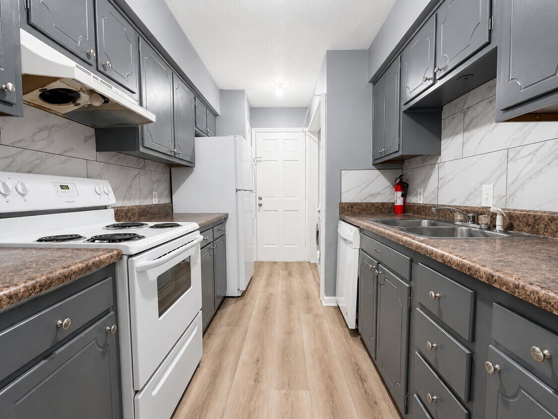 Foto del edificio - 7021 Fruitwood Ct