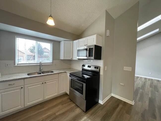 Building Photo - 16793 E Navarro Dr