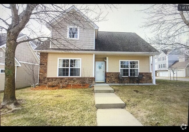 Building Photo - 4321 153rd St