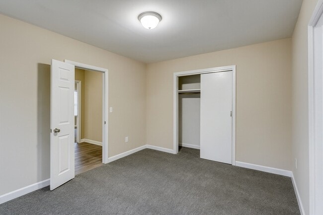 Building Photo - 144 Columbia St