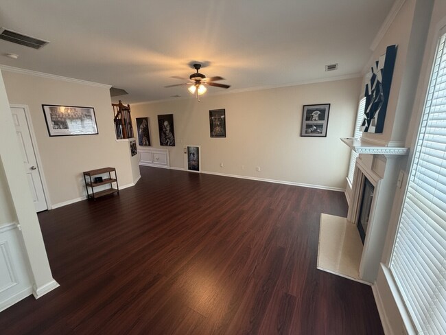 Foto del edificio - 115 Finchley Dr