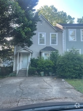 Building Photo - 6590 Meadow Rue Dr