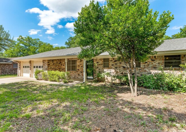 Foto del edificio - 1013 Meadowlark Ln