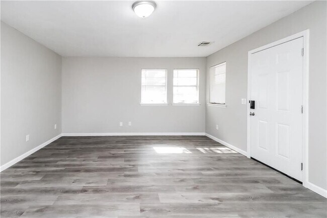 Building Photo - 217 Cherrywood Dr