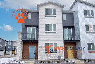 Building Photo - 382 S 980 W