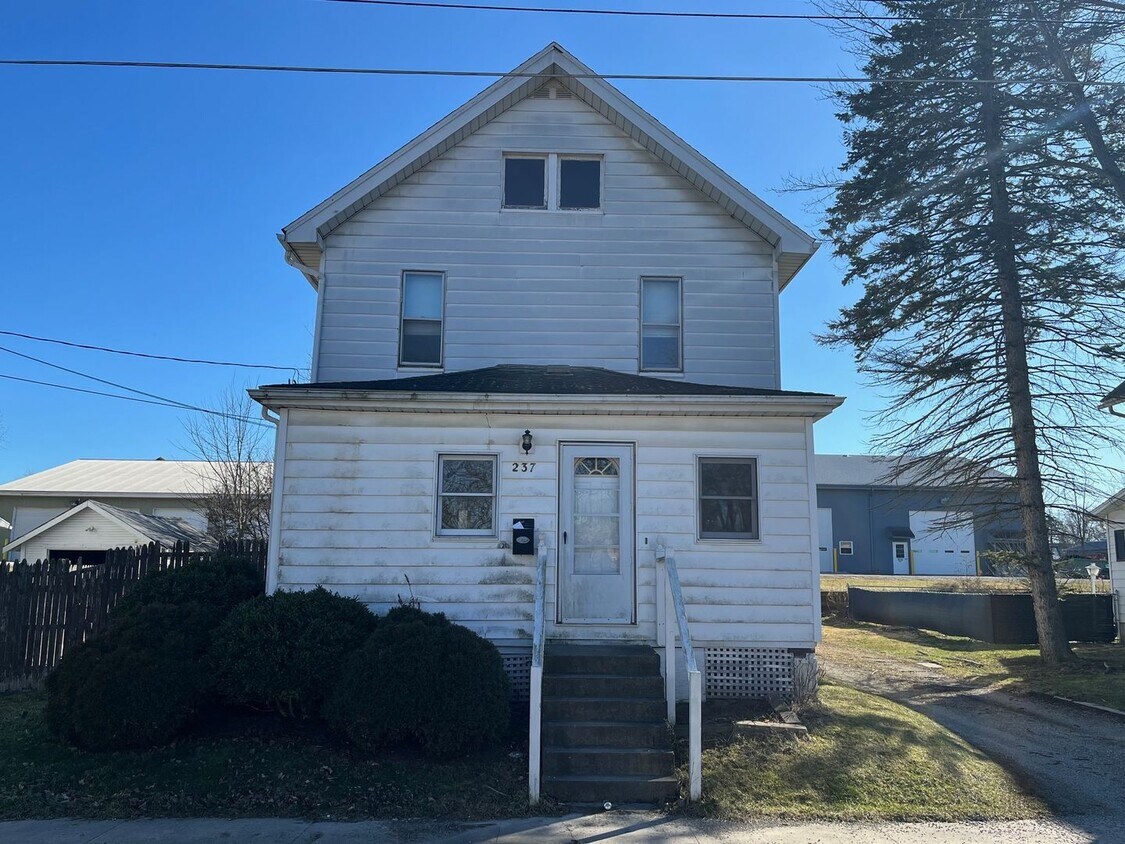 237 W 13th St, Ashland, OH 44805 House Rental in Ashland, OH