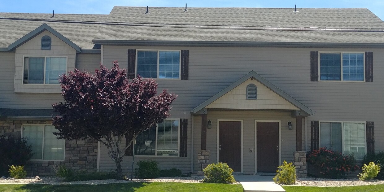 Primary Photo - Cedar Park Townhome