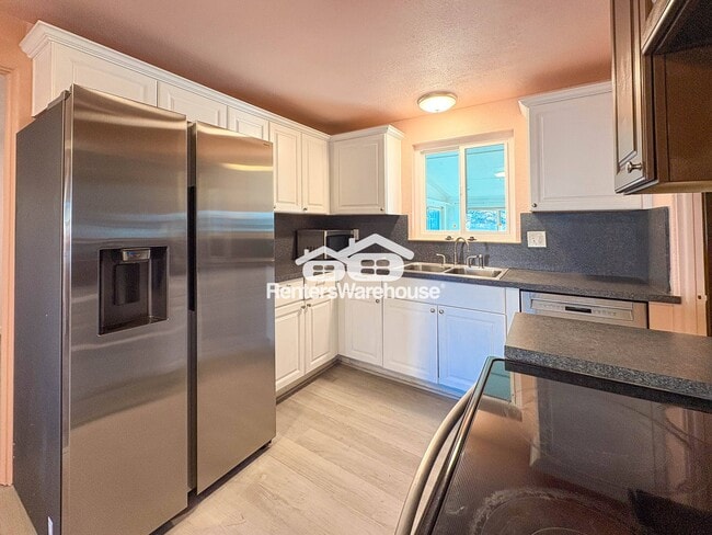 Building Photo - 420 Zenobia St