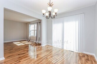 Building Photo - 15 York St