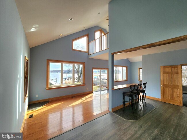 Foto del edificio - 60 Johnson Rd