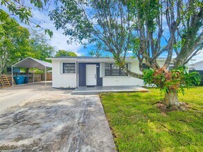 Building Photo - 20201 SW 117th Ct