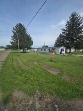 Building Photo - 454 Burton St