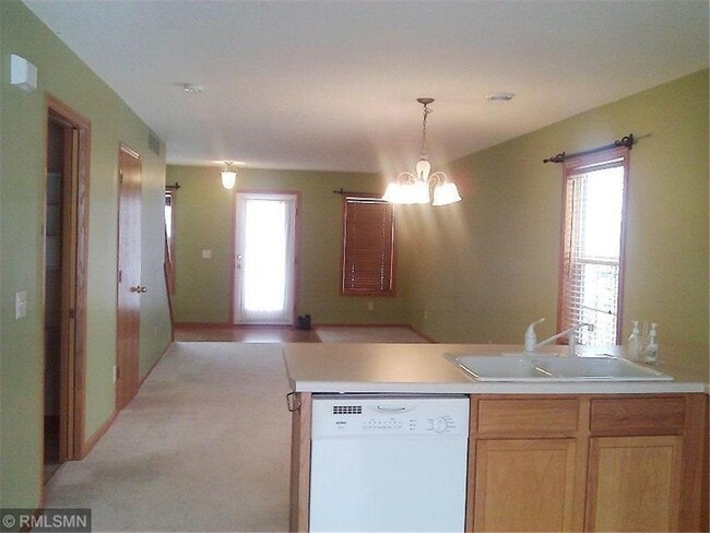 Building Photo - 1960 Pika Tr