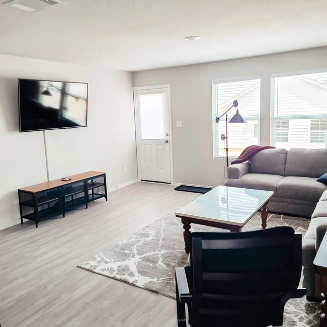 Building Photo - Spacious Schertz Home Near Randolph AFB