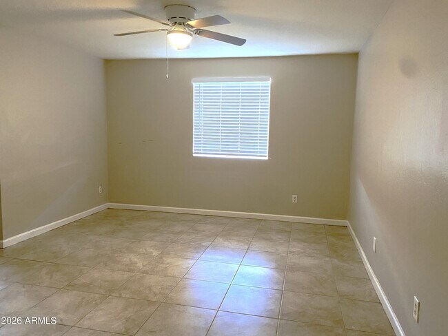 Foto del edificio - 16602 N 25th St