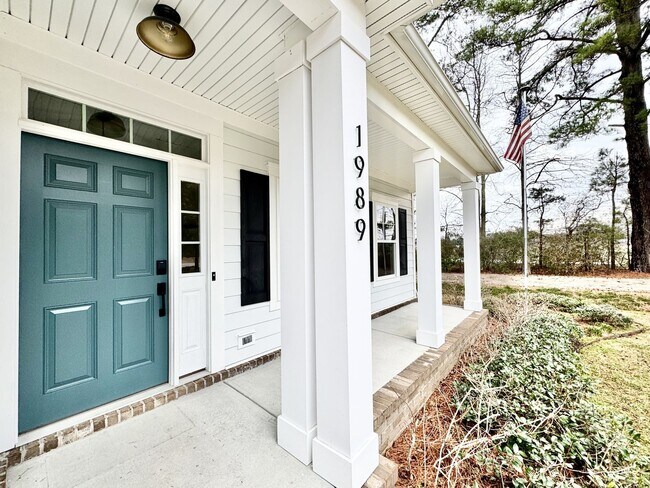 Foto del edificio - Farmhouse-style Home - Ready NOW in Pungo! A First Time Rental with a HUGE Fenced Yard, Attached ...