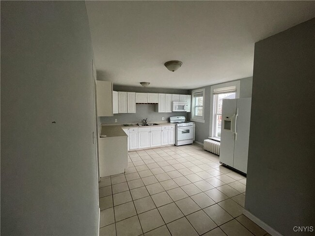 Building Photo - 255 Ten Eyck St