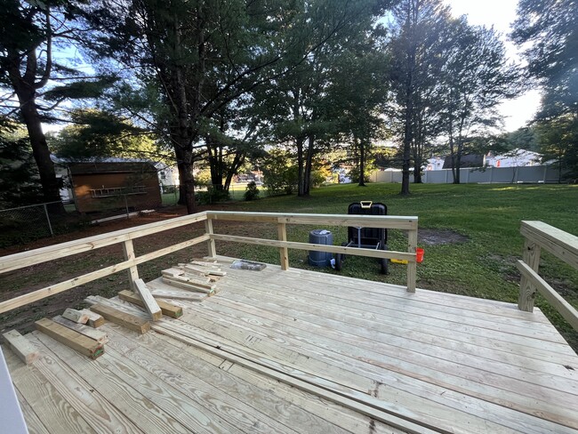 Building Photo - 27 Ivanhoe Dr