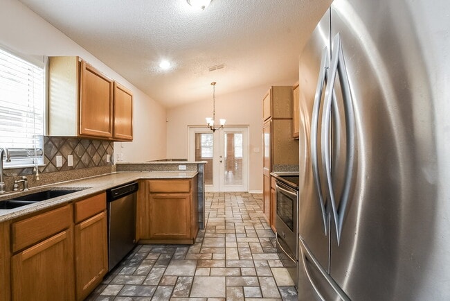 Building Photo - 1000 Country Cove Ct