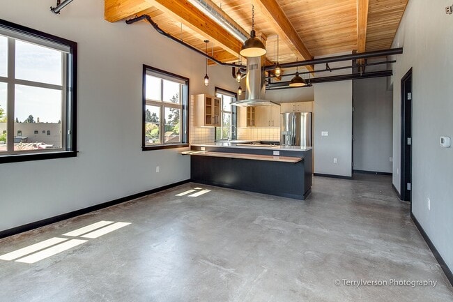 Foto del edificio - Storage and Parking Included - Downtown Li...