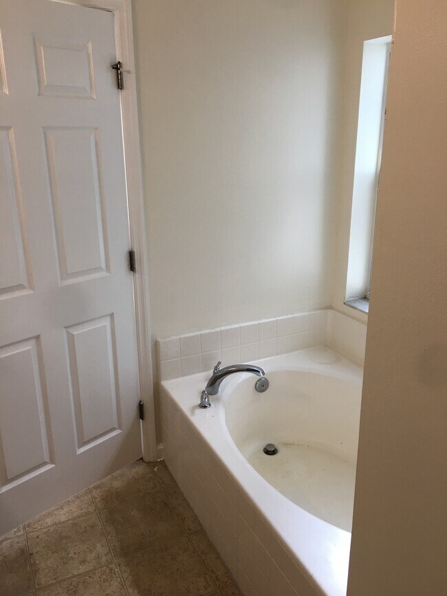 Foto del edificio - 123 Carmelite Ave NW