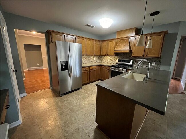 Foto del edificio - 2678 E Magnolia Dr