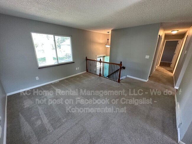 Building Photo - 1201 Golfview Dr