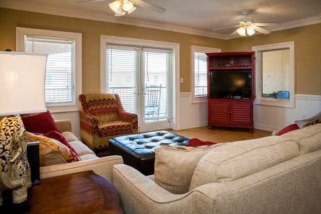another view of living rroom - 3 15th St